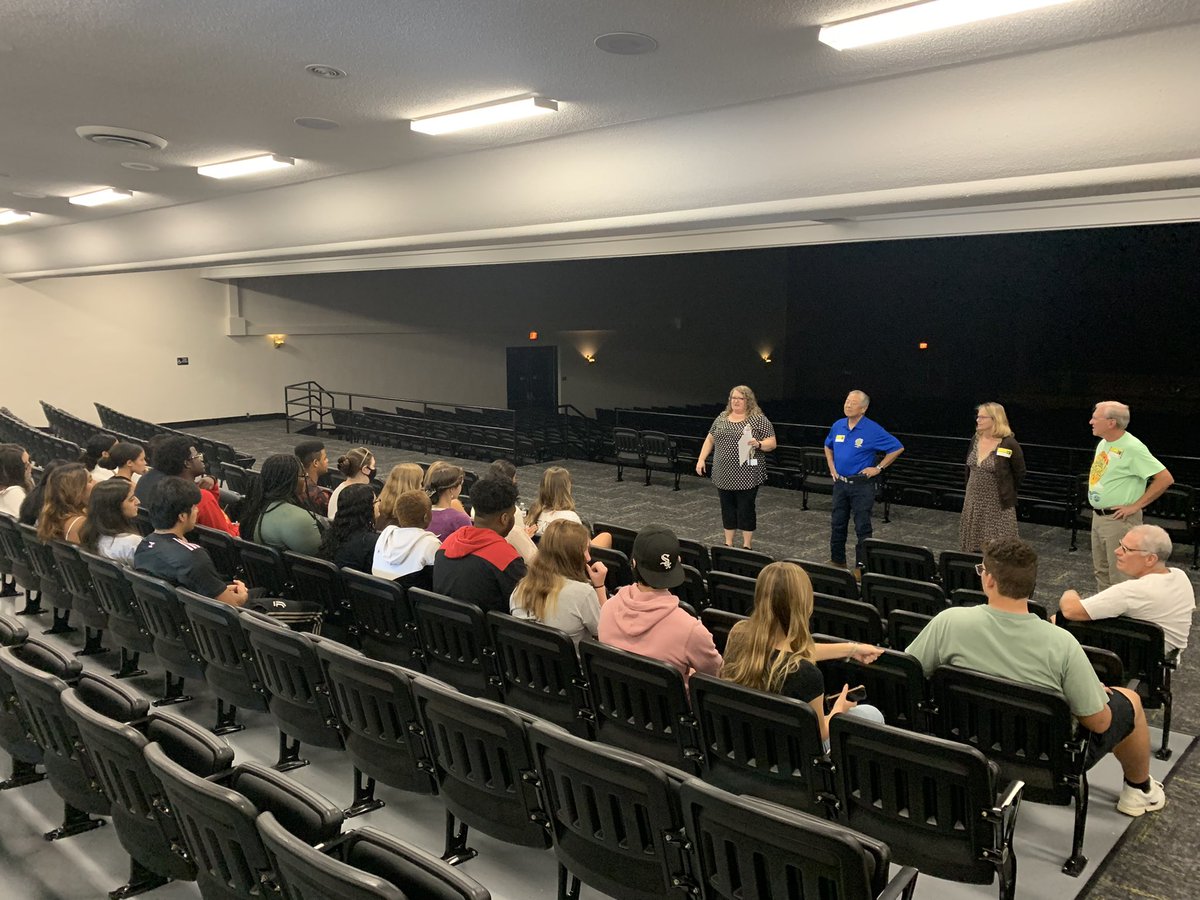 Coach_PStokes's tweet photo. The Williams HS IB Programme is proud to partner with ALCOVETS to help meet the needs of our Alamance County veterans. Today, we had a wonderful celebration recognizing the success of the 2022 Ballon Festival! @WMWHS @ABSSPublic https://t.co/gaWIgSSA7R