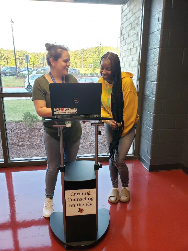 rlosbornehs's tweet photo. Counselors are never unavailable. They’re on the fly!!! They are mobile!!! @OHSCounselingCC @OsbornePrincip1 https://t.co/2e26V7ew3q