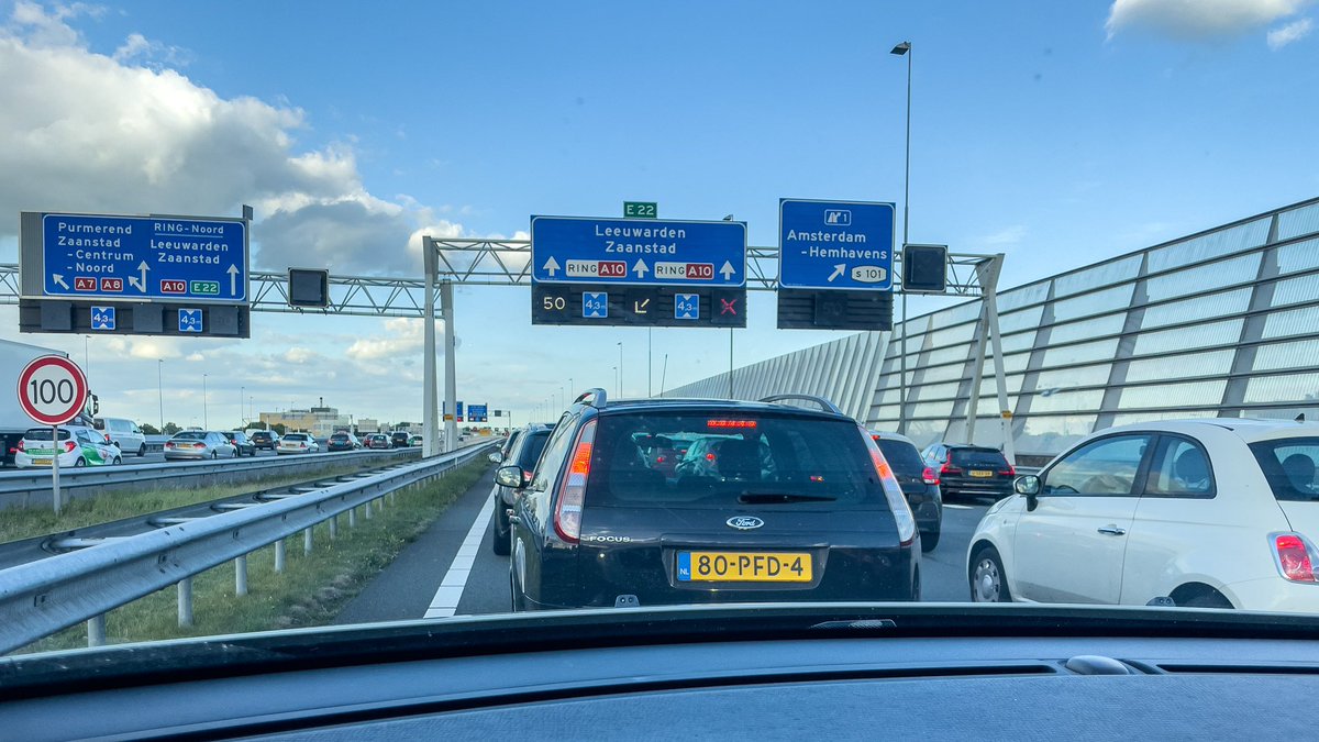 XC40T4's tweet photo. Ai. Flinke file voor #coentunnel. #ongeval #veelrijstrokendicht #a10 #binnenring @ANWBverkeer @RWSverkeersinfo #amsterdam https://t.co/sRJ3qNhD5M