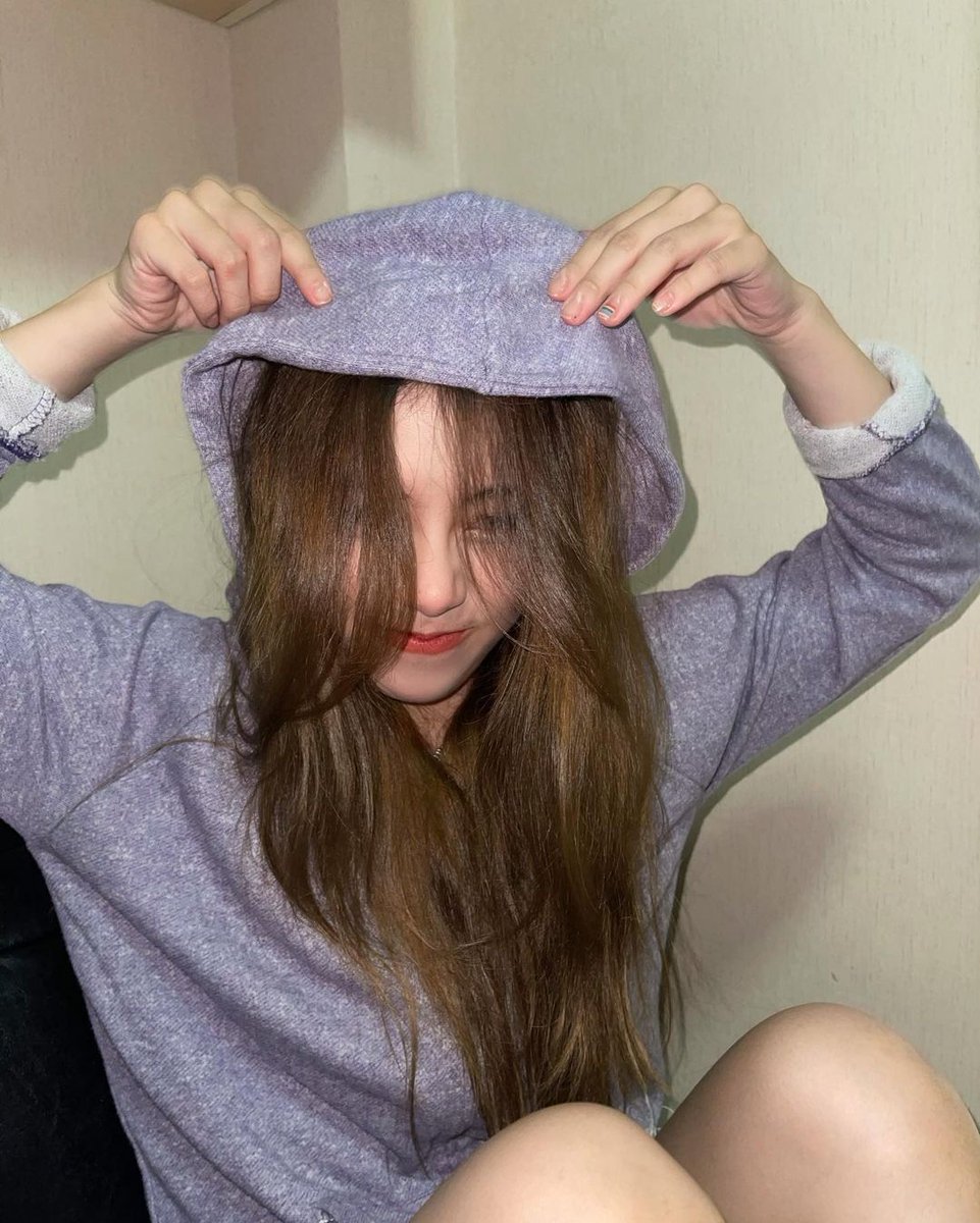 FondNattichaFC's tweet photo. .   ∧____∧  
（｀•ω• )づ🌈  FondDee ☁︎︎ 🦋
（つ　 / 
  しーＪ               🪴 🤍  🪴

#FondBNK48 , #FondVYRA https://t.co/ZZrLUKuTC4