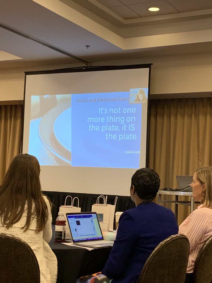 SundhInnovates's tweet photo. Energized by the content and knowledge @kimschon shared this morning at the @AASAHQ #SELsummit #d70shinyapple #cultureofcare https://t.co/E3z3EMGxIq