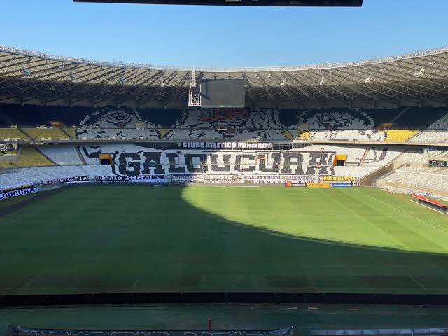 lucas13gusmao's tweet photo. Mosaico em Minas Gerais, apenas uma sabe fazer. https://t.co/o4VYRi9RlE