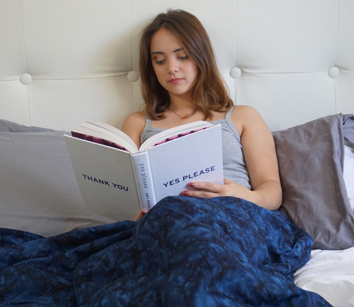 There is truly nothing like winding down with your favorite book at the end of the day 💙🌙

#relaxation #peace #comfy #fall #fallvibes #bookworm #weightebblankets #mosaicweightedblankets #bedtimerountine