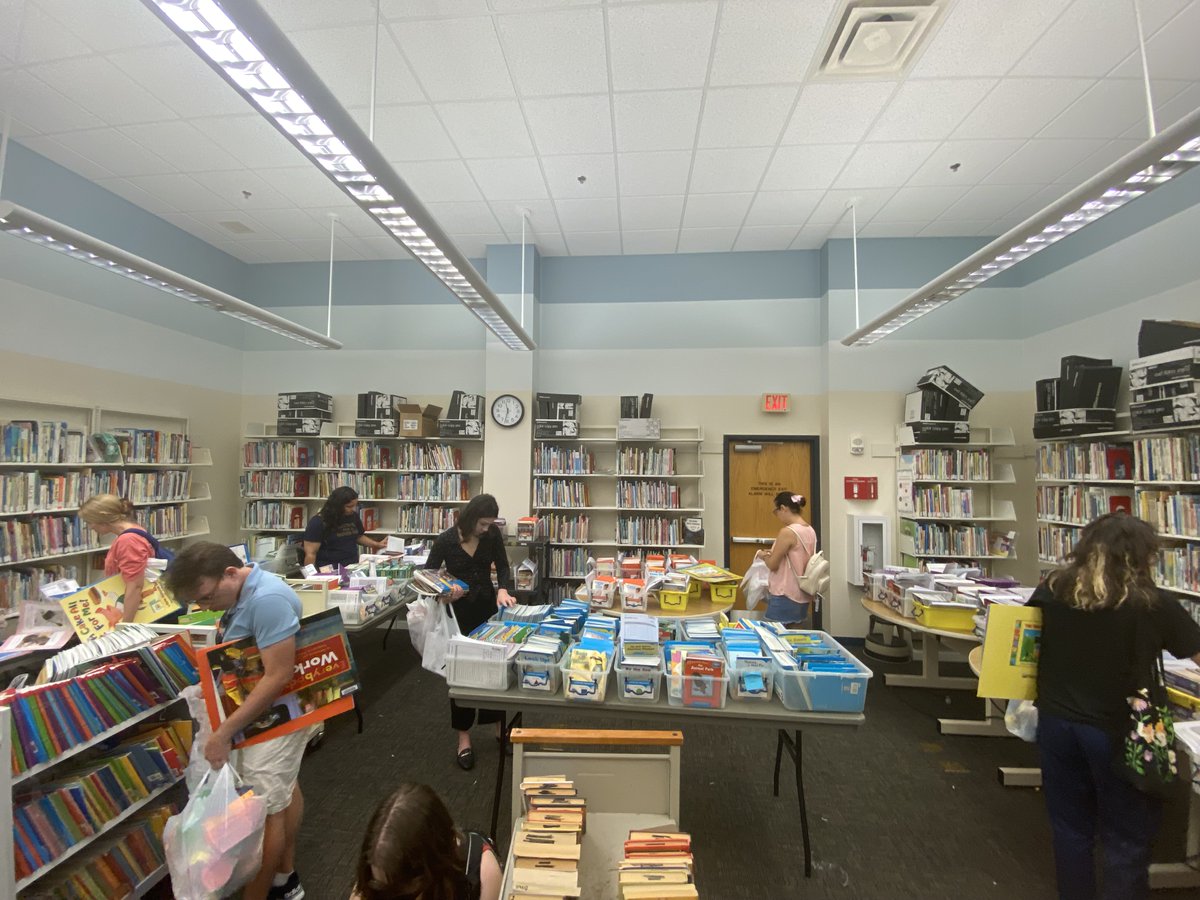 Some stuff is gone, but we still have a ton left! ✨📚 Until 3 PM, you need a valid UCF ID. After that, the Big Book Giveaway is open to anyone. No ID required! We hope to see you all soon! #cmclibrary #teacherknights