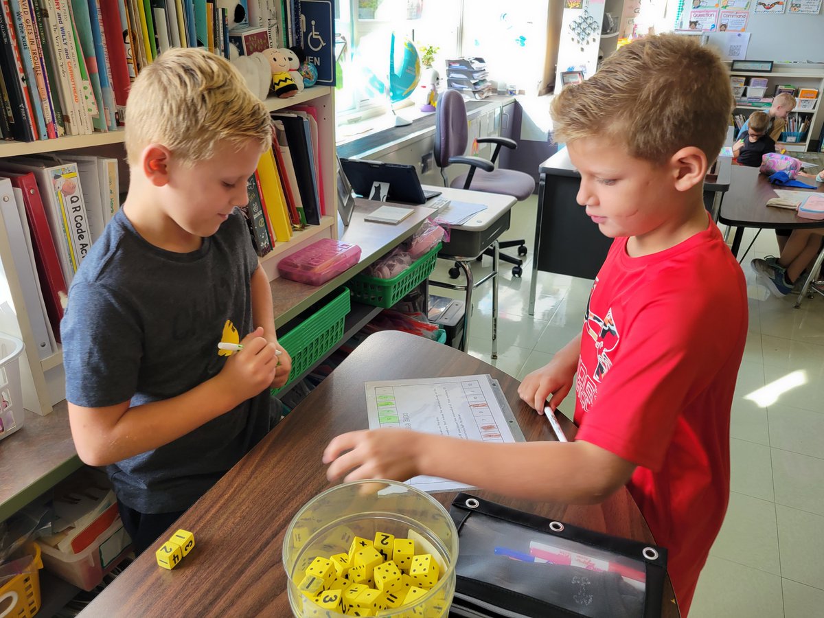 Mrs. Etzel tweet media