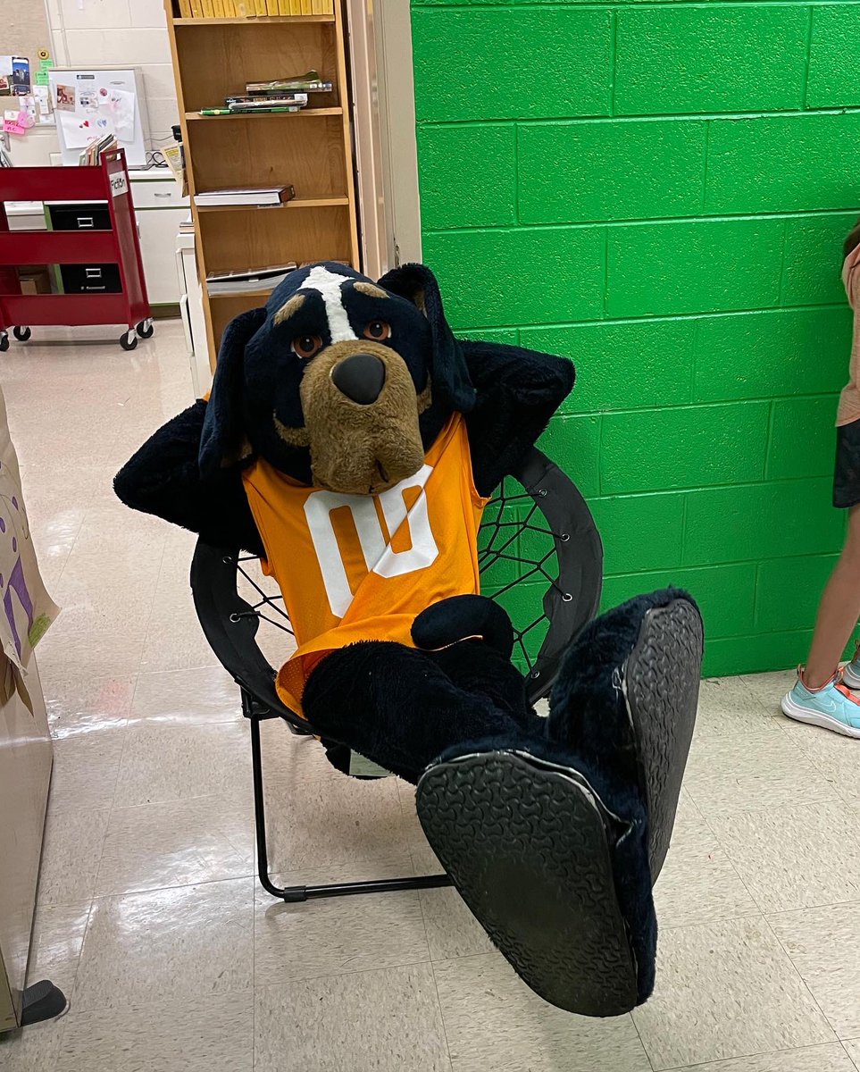 Look who joined us in the library last week!! <a href="/UTKnoxville/">UT Knoxville</a>