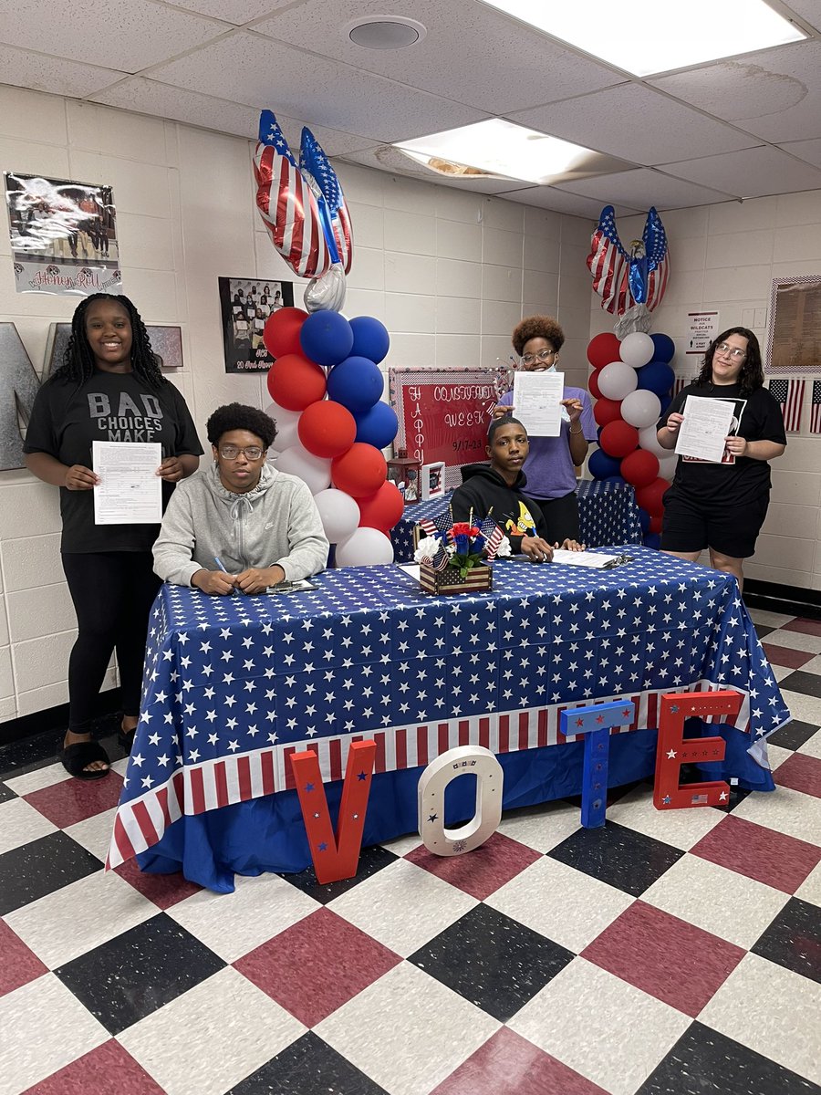 Louisville High School tweet media