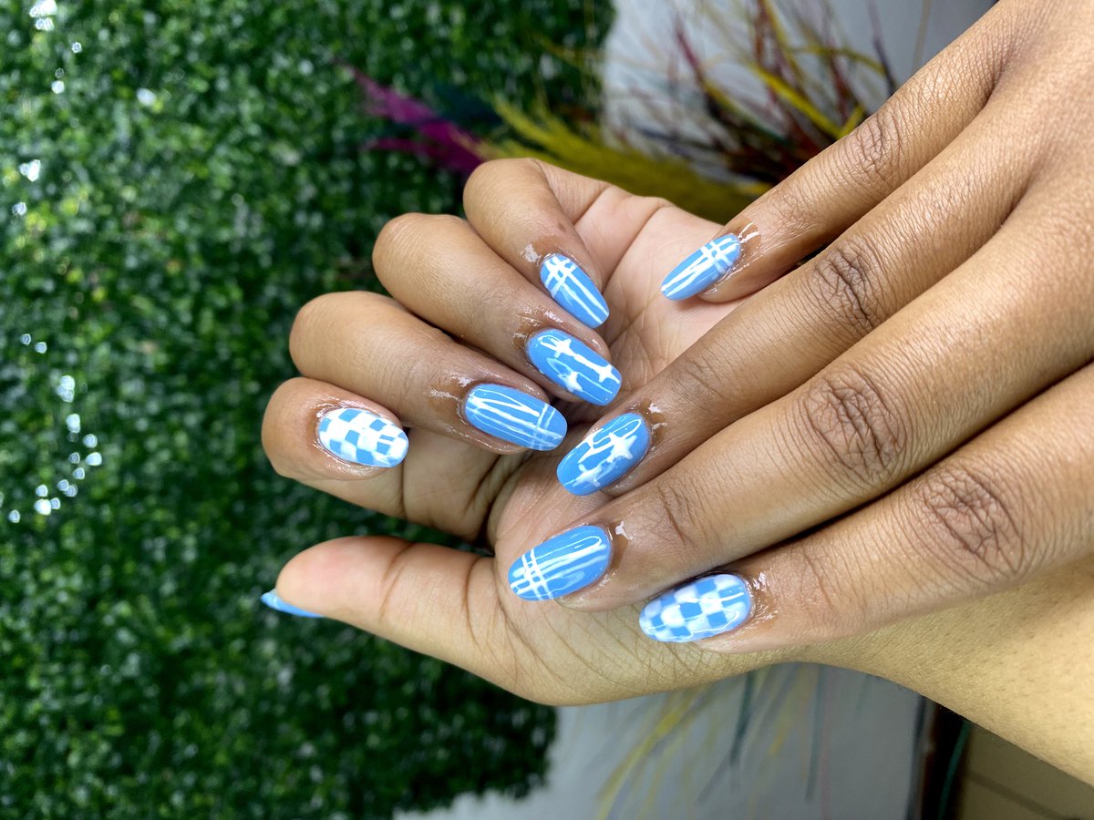 _OgaSunday's tweet photo. Hey ladies don't forget to pass by @lecturer_nails on IG...We located in the ❤️ of braam...[46 biccard street, braamfontein]. https://t.co/6EuV2Ik0F6