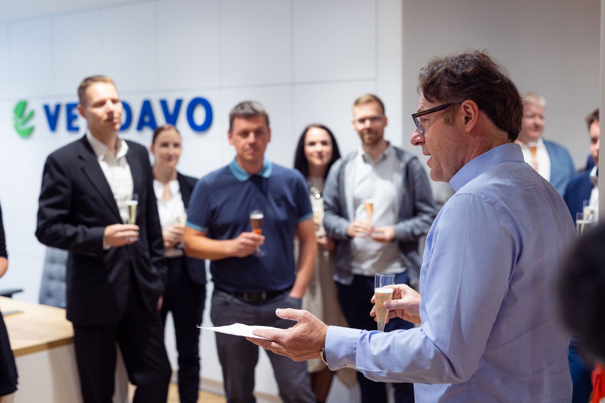 Vendavo's tweet photo. Same great people, new fresh office! We’re excited to share that we’ve opened a new office space in Prague. 
https://t.co/wIfxLcA3pw https://t.co/SIXj2XW7d7