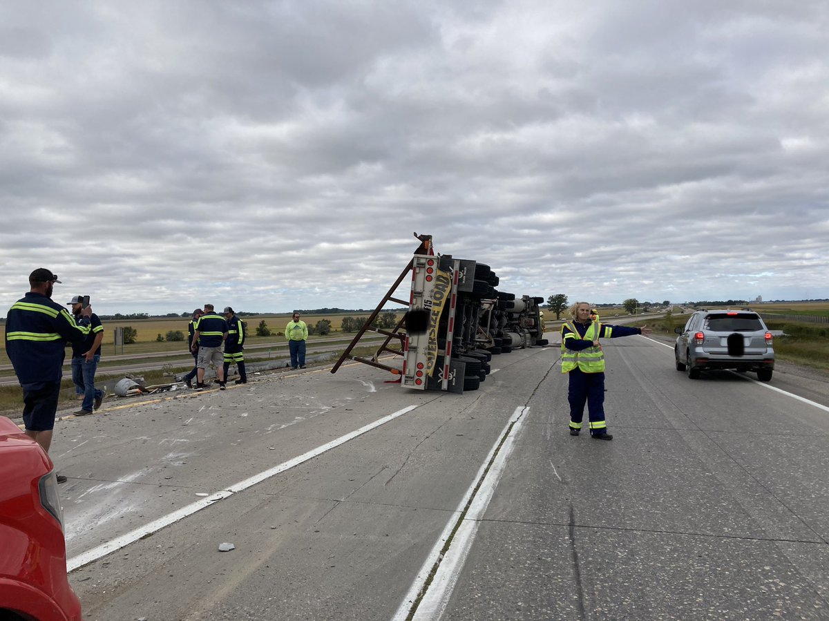 MSPPIO_NW's tweet photo. WC MN #MSPcrash I94 WB on-ramp from Hwy336 (exit 6) temp closed due to an overturned semi (no inj.) https://t.co/UtVIO3l2qZ please use alternate detour south onto Clay County Road 11 then west on 60th Ave S. or take USTH10 crash occurred just before 10am 9/21/22 https://t.co/rC0kqJdAHU