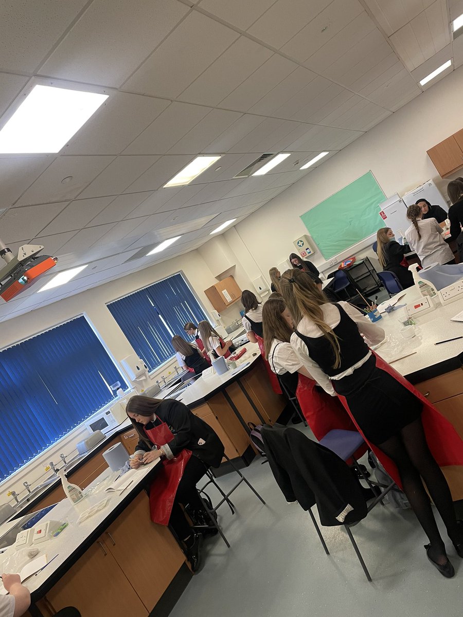 MainJillian's tweet photo. 1st stone painting class was a great success with s3 early learning and childcare. The messages of kindness willl be added to them next week before placing them around the school 🌈☺️ https://t.co/jJMU3XOP1e