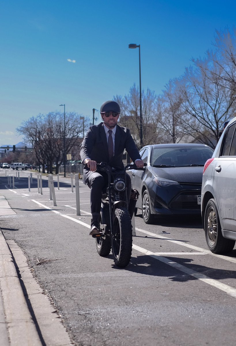 timfordenver23's tweet photo. Happy #eBikeDay Colorado! I’m fortunate to commute by ebike most days and am thankful for the free parking, a smaller impact on our transit system, and reducing my carbon footprint. Showing up to court not sweaty ain’t bad either #BikeDEN https://t.co/GbBwoJuBao