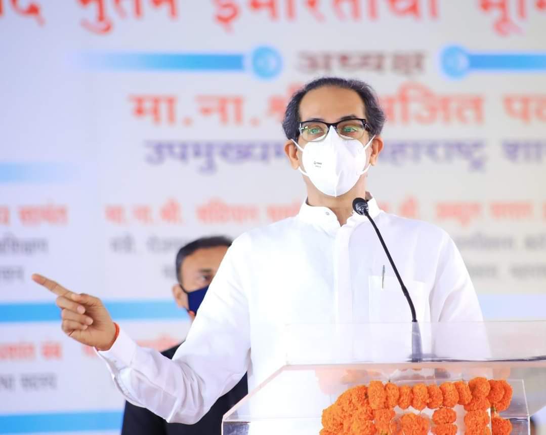 Pravinvibhute19's tweet photo. आत्तापर्यंत महाराष्ट्राने मुख्यमंत्री पदाच्या रुपात उद्धव साहेबांमध्ये शांत, संयमी, सुसंस्कृत,असा कुटुंबप्रमुख बघितला,
आता इथून पुढे आक्रमक,प्रखर,बेधडक,योद्धा,लढवय्या नेता बघाच...! 💪✌️🔥
#शिवसेना #उद्धवसाहेब #महाराष्ट्र #मुंबई
#जयमहाराष्ट्र #patelspeak https://t.co/Yn7gjbax4s