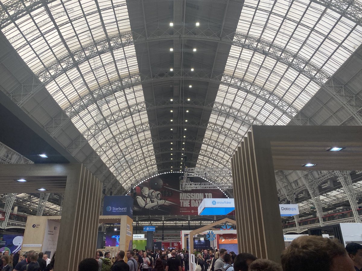 abel_DMChampion's tweet image. Attending the biggest data event in the U.K. 🇬🇧 ⁦@BigData_LDN⁩. The fascinating thing about the Data profession is people but technology plays a key role. #BigDataLND #BigDataLondon2022 #Data #DataManagement #London #UK #Technology #DataCommunity