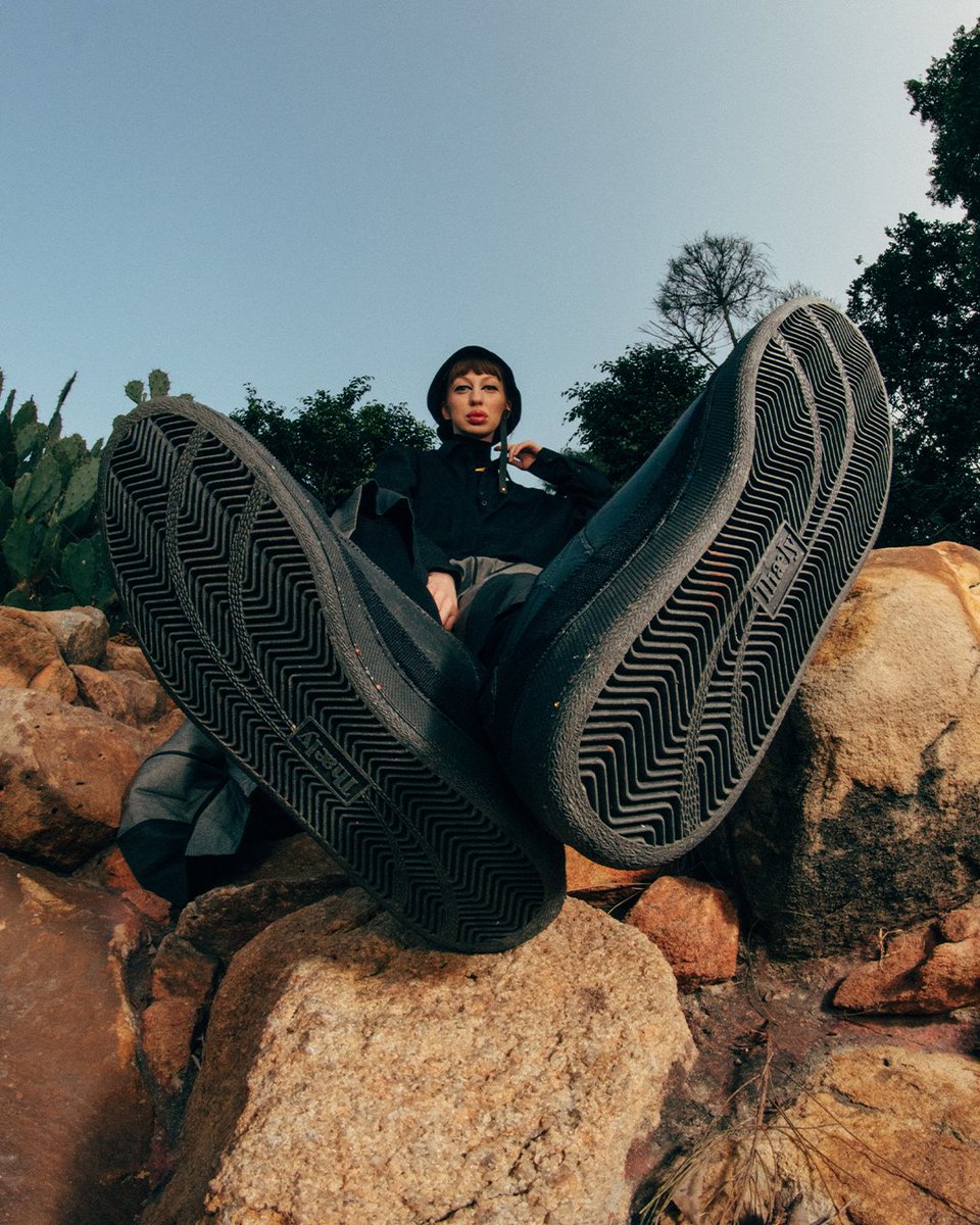 Thaely_inc's tweet photo. Put your best foot forward without leaving a footprint in the world, get your first pair from the link in our bio. 👣
#sneakerfiend #sneakercon #sneakerwatch #sustainabledesign #sustainablestyle #sneakercommunity #sneakergallery #sustainablelifestyle #sneakergame #thaely https://t.co/MMvY24M2ZB