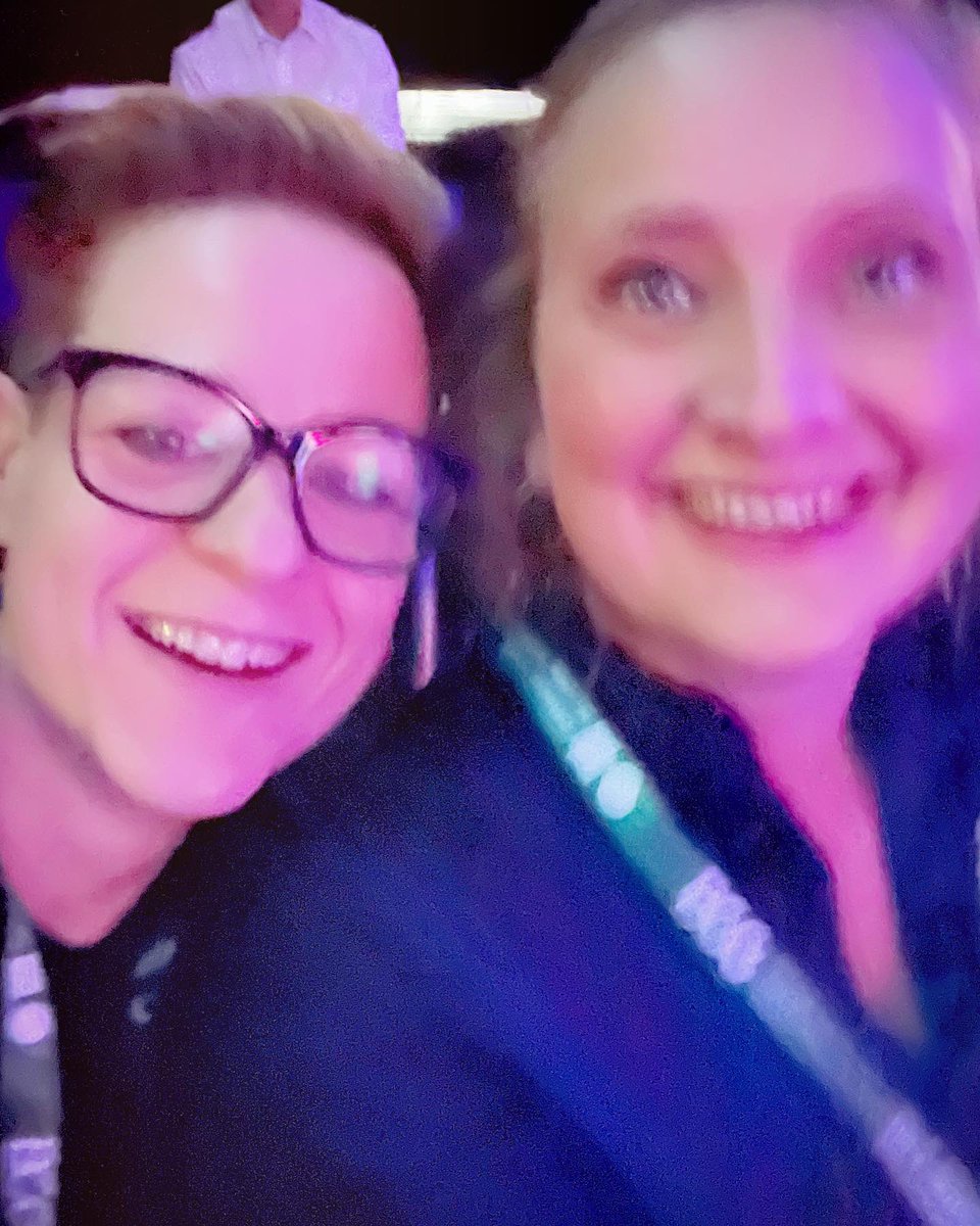 zebra_audio_net's tweet photo. Die SoMe-Profis sind mal wieder unterwegs… hier unser Versuch, ein Selfie zu machen. Wählt Euren Favoriten! Mit den schönsten Podcast-Grüßen von der Dmexco in Köln.

#zebras #podcast #dmexco2022 https://t.co/R5jY5lc1cN