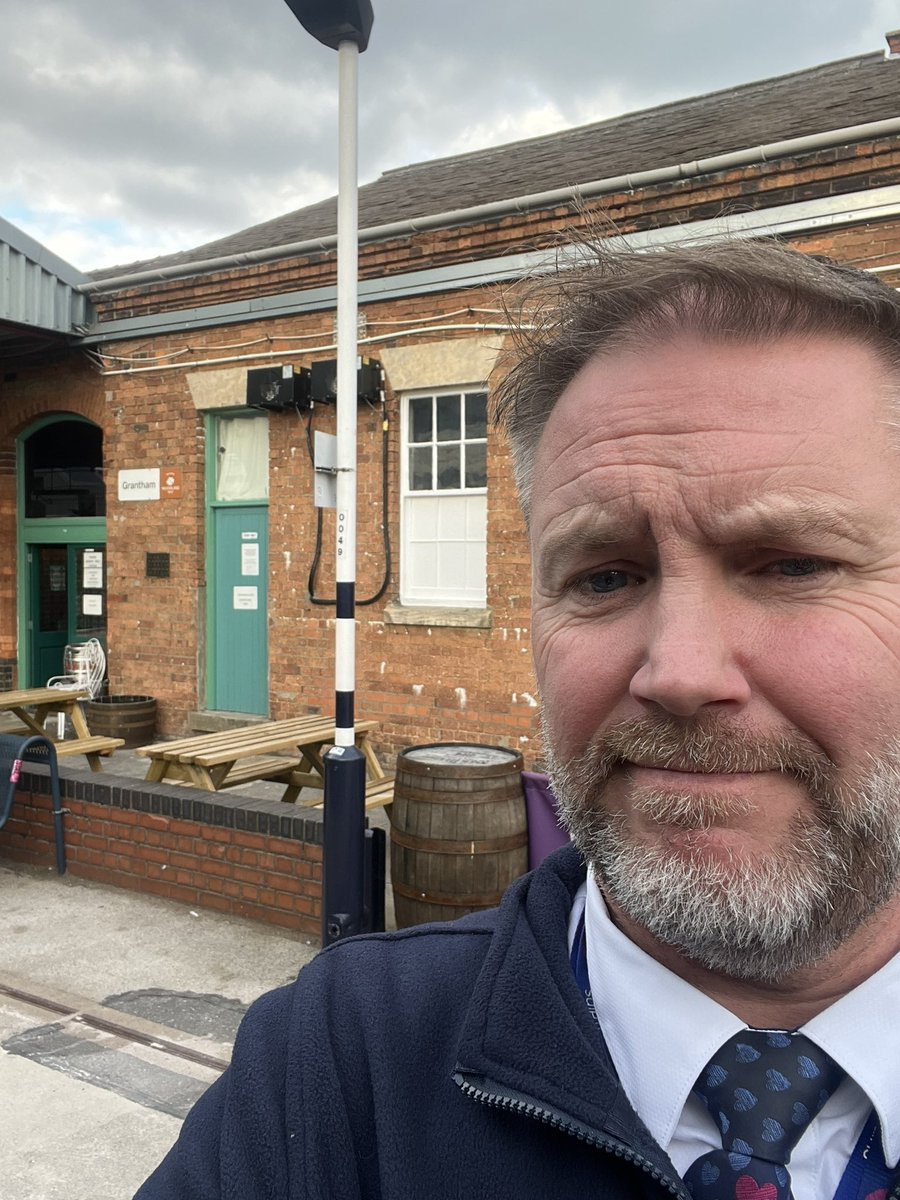 mark29uk's tweet photo. Working, working, working… never ends.. roll on Sunday 🙄 #atworkagain #selfie #tired https://t.co/vfmWMeBCRT