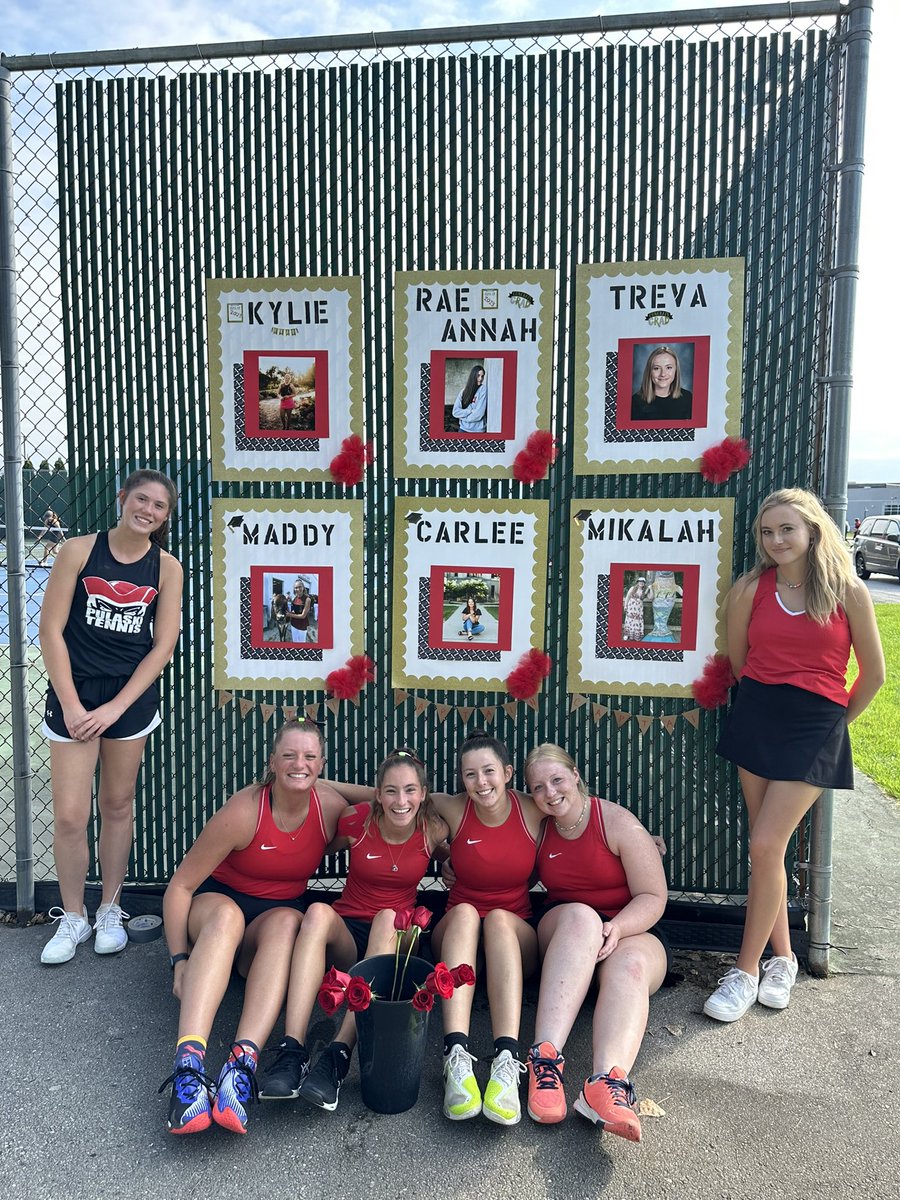 Congrats to our Senior Tennis Girls of 2022! You have given so much to the program and should be proud of what you have accomplished! #Raiderstrong #PulaskiRedSea
