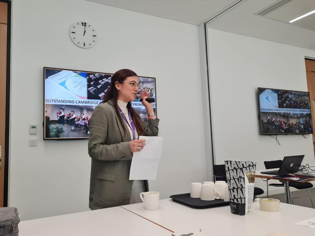 DickensUruguay's tweet photo. Sofía Scherschener es nuestra representante en #Cambridge, en el 3rd Cambridge International Associates Conference for Latin America and the Caribbean.
Dickens es el único representante oficial de @CambridgeInt en Uruguay.
#CambridgeAssociate https://t.co/yBYXCXRLd2