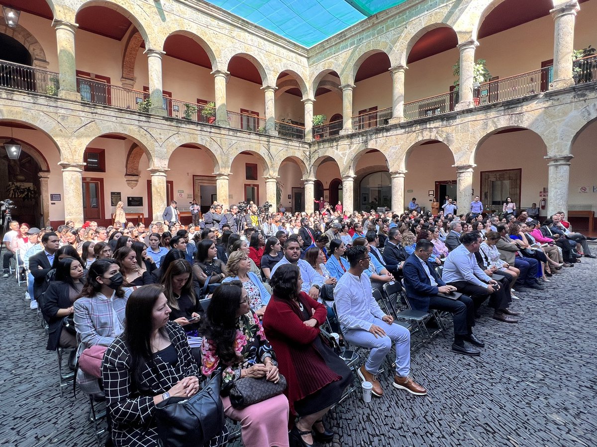 RocioAguilarTe1's tweet photo. Acompáñanos #EnVivo 🔴🎥 en el Panel: El Derecho Humano a la Paz, que desarrollamos esta mañana desde el @LegislativoJal, en el marco del #DíaInternacionalDeLaPaz. 🕊

Da clic y entérate. 👇🏼
https://t.co/iIwAGY2tyX

#21Septiembre
#BancadaPorLaPaz
#DeCorazónPorJalisco https://t.co/AWig8ZpnpN