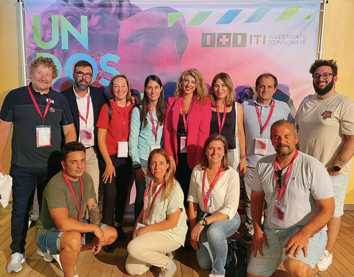 Violetyta's tweet photo. Muy agradecida de estar en el mayor festival de testeo de software #VLCTESTING y formar parte de la gran familia @ITI_TIC. Combo #ITIADSA #ITIACS #ITIAND https://t.co/Ct2e18w9Bg