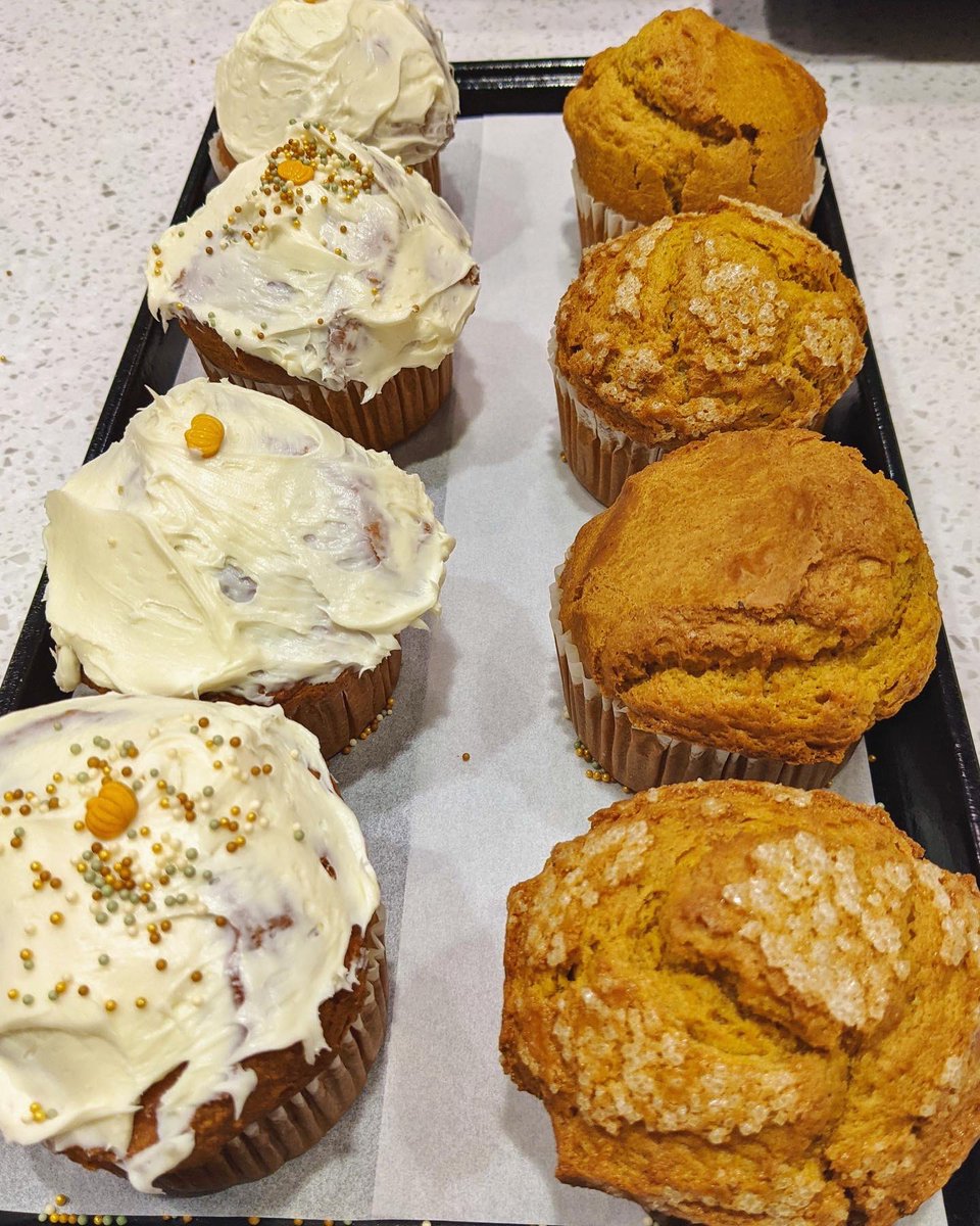 GoSimonson's tweet photo. Pumpkin Muffins are back at Simonson’s!🧁

Hello Gourd-geous!🎃🎃

(While supplies last)
•
•
•
#gosimonson #fall #autumn #autumnvibes #muffins #pumpkin #frosting #sprinkles #baking #fresh #puns https://t.co/wBqhD6f9zr