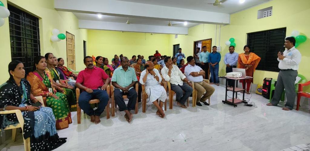 bmcbbsr's tweet photo. The #MoWard was held today at ward no-28. BMC Commissioner, Corporator, DC Sanitation, ZDC SE, Team BMC & citizens of the ward attended. 5 mtr radius area clean, use of twin dustbin, hand over segregated waste to BMC Safa Gadi were discussed.
#MoBhubaneswar #SwachhaBhubaneswar https://t.co/3rVq74dZSR