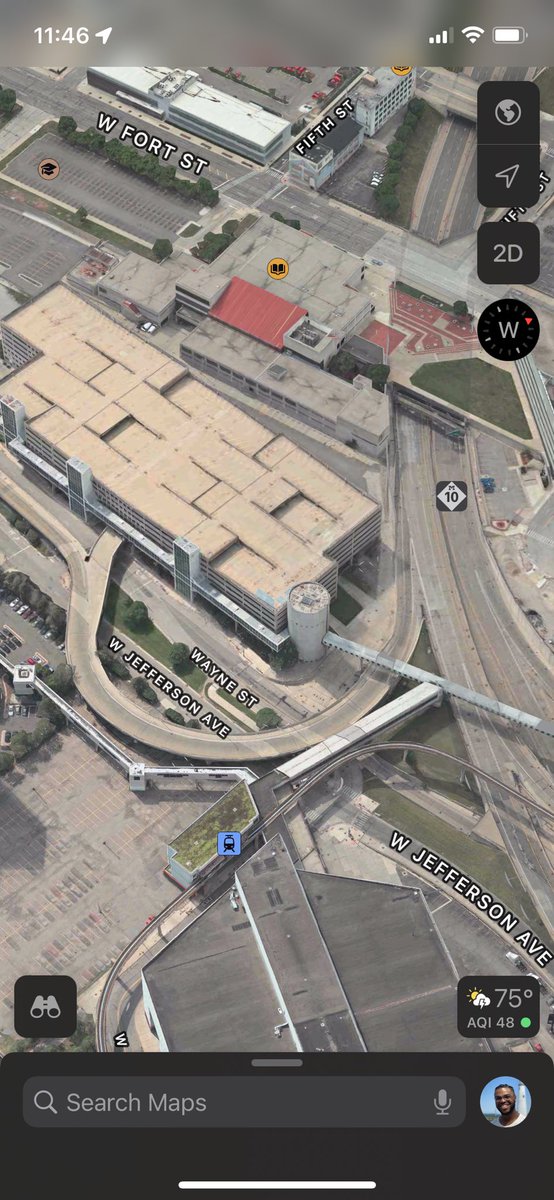 PaulTheUrbanist's tweet photo. Another bizarre feature of west downtown’s fortress urbanism is the Lodge ramp that goes directly to the Joe Louis garage. We literally did all this so suburbanites could go to a hockey game without setting foot on Detroit soil. https://t.co/LPDjw4ptSe