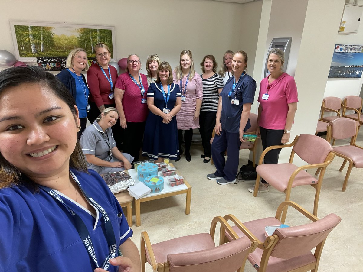 17 years of service in the NHS, 5 years in the Diabetes Centre. We will surely miss you. ✨

See you around,Julie! Enjoy your retirement!