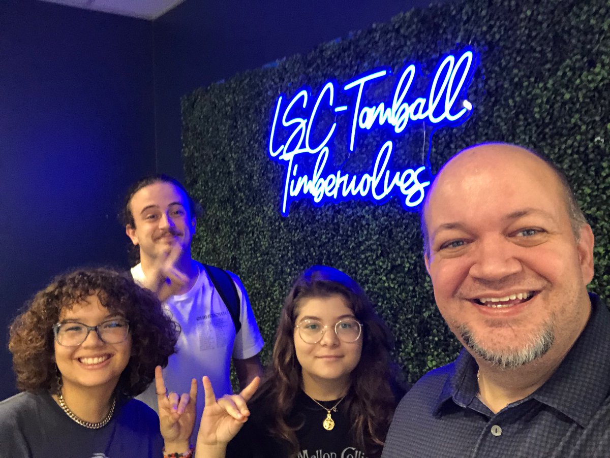 LSCT_SGA's tweet photo. Check out the new feature at the @LSCTomball campus in South Hall, brought to you by the #lsctsga officers! Tag us in your selfies so we can repost. ๐บ
#HomeAwayFromHome #OneWolfOnePack #ThePack #lsctomball #communitycollege @LSCTEngage @LSCTLASO @lsctdivii @TomballFineArts https://t.co/RssqzBGnbj