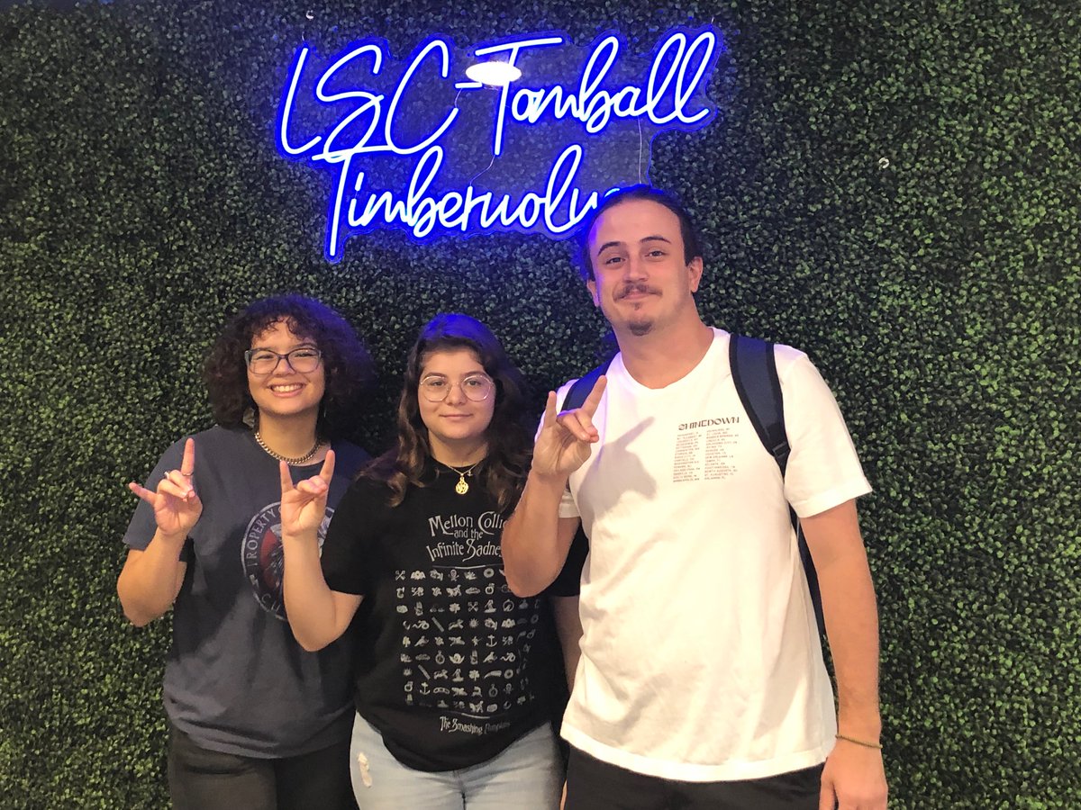 LSCT_SGA's tweet photo. Check out the new feature at the @LSCTomball campus in South Hall, brought to you by the #lsctsga officers! Tag us in your selfies so we can repost. ๐บ
#HomeAwayFromHome #OneWolfOnePack #ThePack #lsctomball #communitycollege @LSCTEngage @LSCTLASO @lsctdivii @TomballFineArts https://t.co/RssqzBGnbj