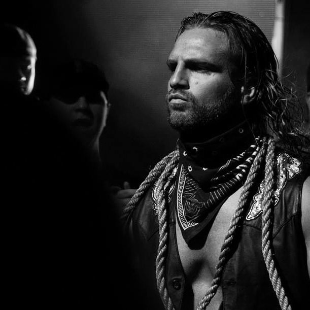 theAdamPageOOC's tweet photo. Hangman Page #AEW #AEWDynamite #Hangman #BTE #YoungBucks #KennyOmega https://t.co/dUBaz1bwBX