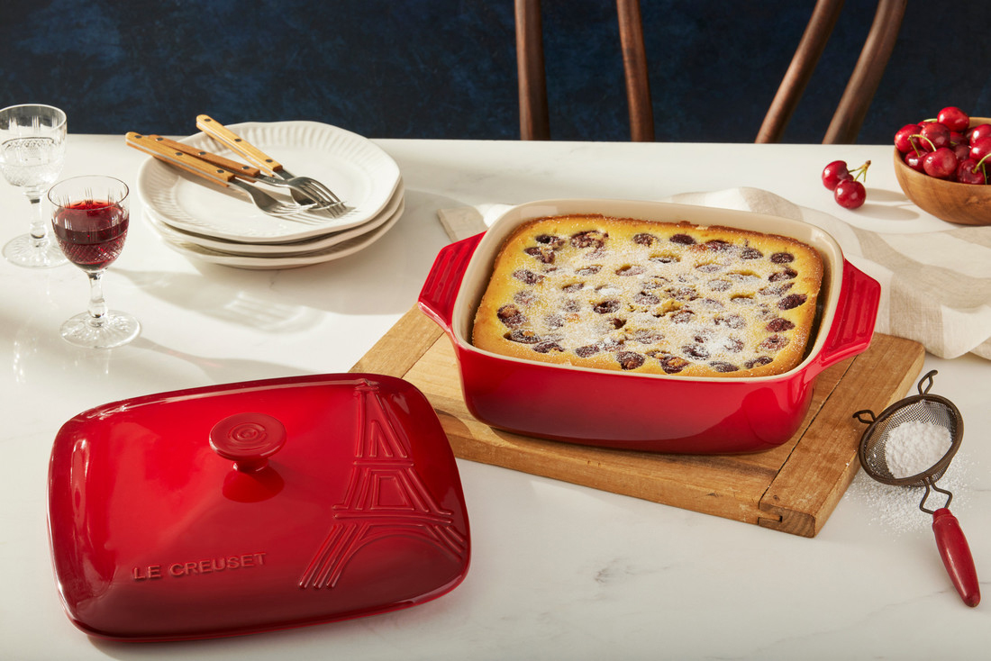 The Eiffel Tower Square Casserole baking dish features an elegant, embossed relief of one of the most iconic monuments in France on the lid.  <a href="/lecreuset/">Le Creuset</a>  bit.ly/3AfvVUg