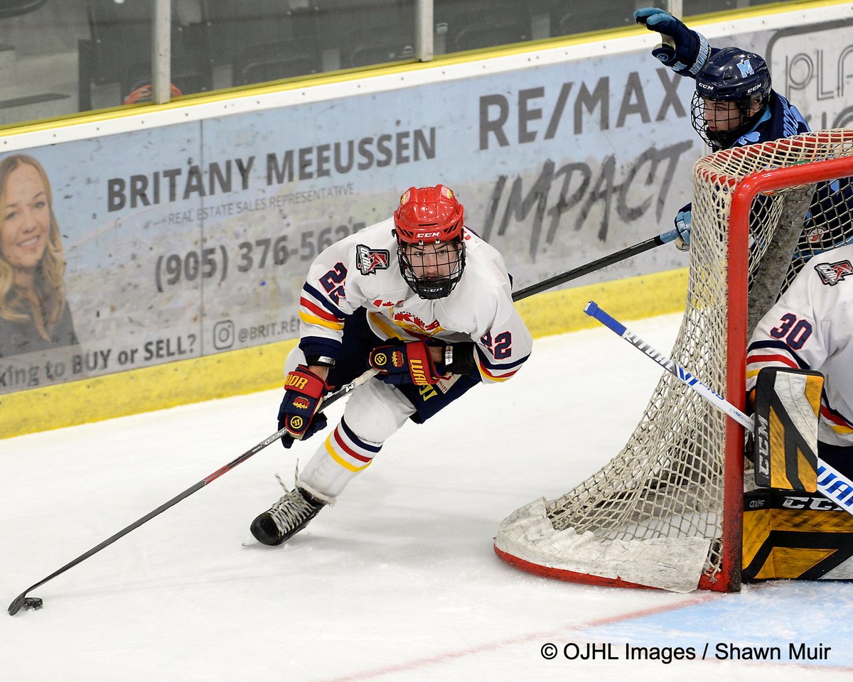 byrnemuir's tweet photo. After two periods, @stmbuzzers has tied it up with the @OJHLDukes 1 - 1 @OJHLOfficial @ojhlimages @cjhlhockey @OHAhockey1 #leagueofchoice #showcase22 #followthephotogs https://t.co/ZMXpkNP3Z0