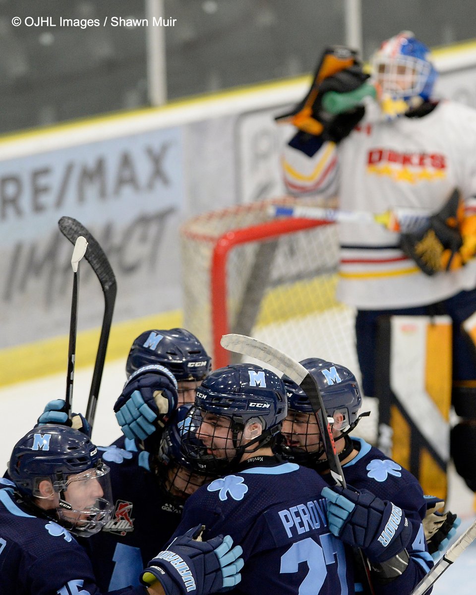 byrnemuir's tweet photo. After two periods, @stmbuzzers has tied it up with the @OJHLDukes 1 - 1 @OJHLOfficial @ojhlimages @cjhlhockey @OHAhockey1 #leagueofchoice #showcase22 #followthephotogs https://t.co/ZMXpkNP3Z0