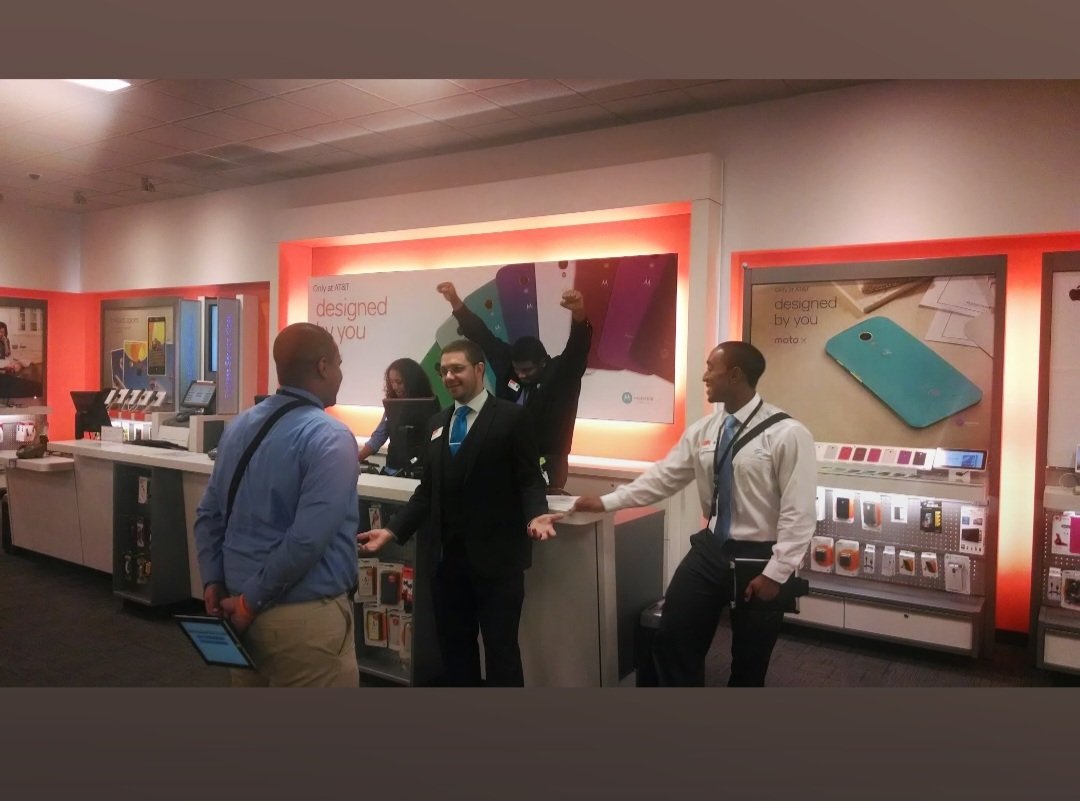 September 20th 2013 IPHONE Launch day @ Turtle crossing coral springs.