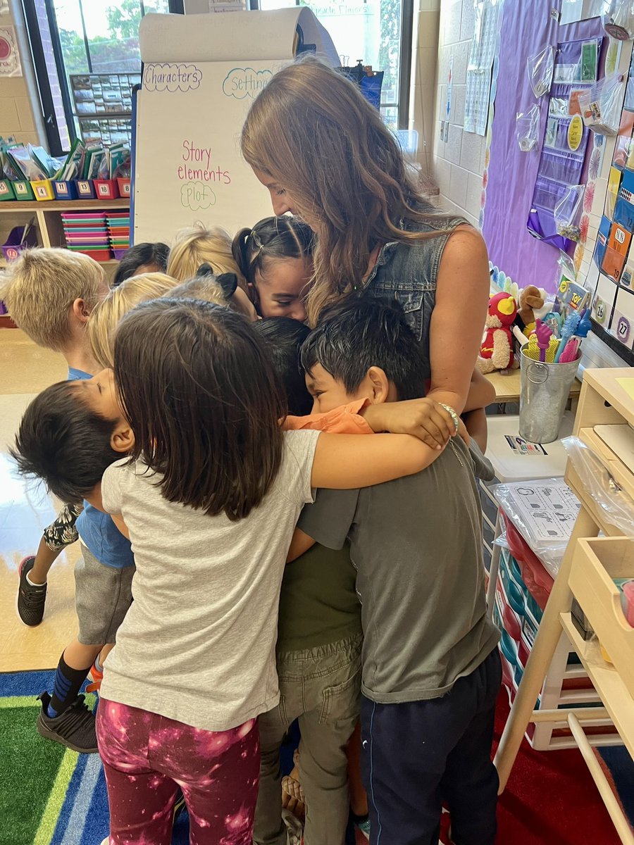 Captured a special moment this AM - impromptu birthday hugs! Happy birthday <a href="/MissBerzanski/">Miss Berzanski</a>!!!! 🎉🎂