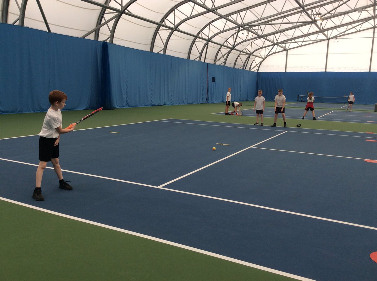 MrsC_017's tweet photo. Last week we started our Rackets Cubed sessions at @YorkStJohnโs sport centre! The children had a smashing time ๐พ๐
@HaxbyRoad @mr_robinson10 #HRPE https://t.co/Ksi2u9yIBC