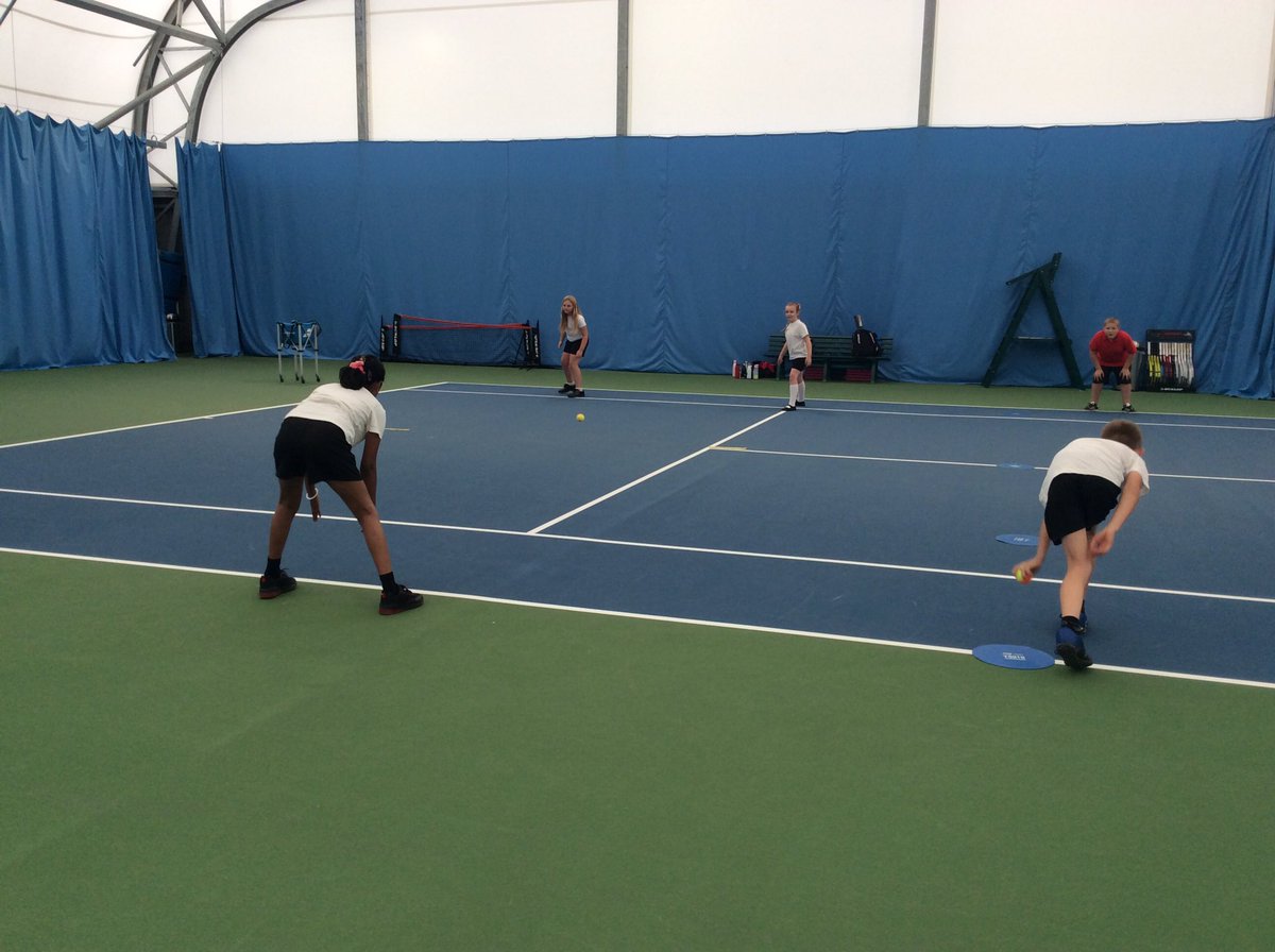 MrsC_017's tweet photo. Last week we started our Rackets Cubed sessions at @YorkStJohnโs sport centre! The children had a smashing time ๐พ๐
@HaxbyRoad @mr_robinson10 #HRPE https://t.co/Ksi2u9yIBC