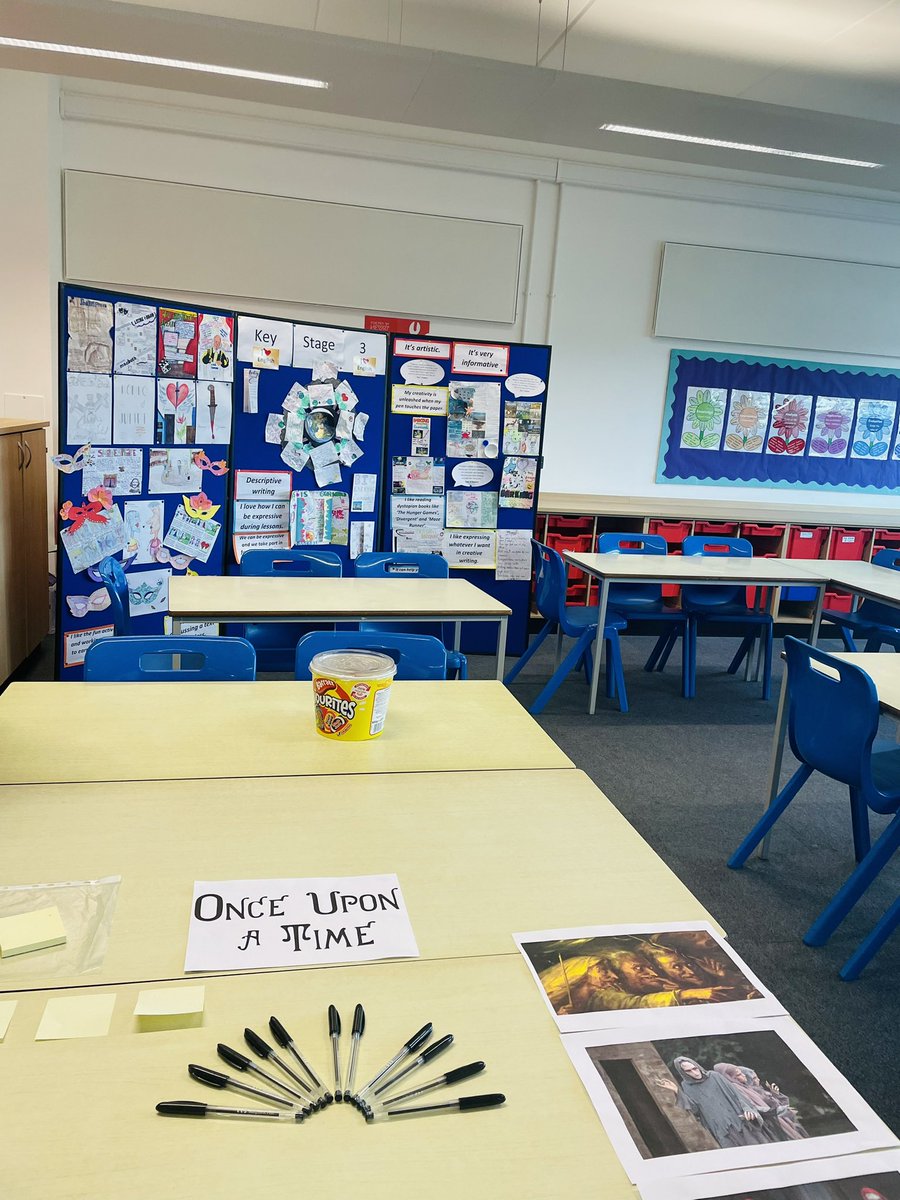 MsArk_English's tweet photo. @EastburySchool Open Evening 2022 https://t.co/mc26O474DD