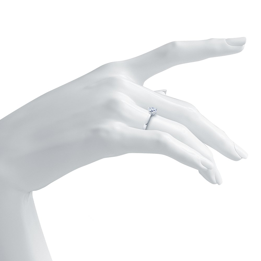 DesignerDiam0nd's tweet photo. DER PERFEKTE VERLOBUNGSRING? ⁠
⁠
Ein Traum von einem Klassiker und auf jedem Finger ein echter Hingucker! ⁠
⁠
#diamonds_are_forever #fairtrade_diamanten #diamanten_konfliktfrei #glück#brilliant #gia #eheringe https://t.co/TFBijxEEBs