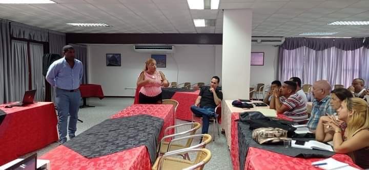 Se desarrolla 6️⃣ta edición del Curso de Habilitación en Perfeccionamiento Empresarial 👩‍🏫👨‍🏫 con la presencia de los Directivos de las UEB Frigoríficas de Matanzas, Villa Clara, Sancti Spiritus y Holguín.

#ComercioCuba #VamosConTodo 

<a href="/PresidenciaCuba/">Presidencia Cuba 🇨🇺</a> <a href="/MMarreroCruz/">Manuel Marrero Cruz</a> <a href="/ENFRIGO1/">ENFRIGO</a>