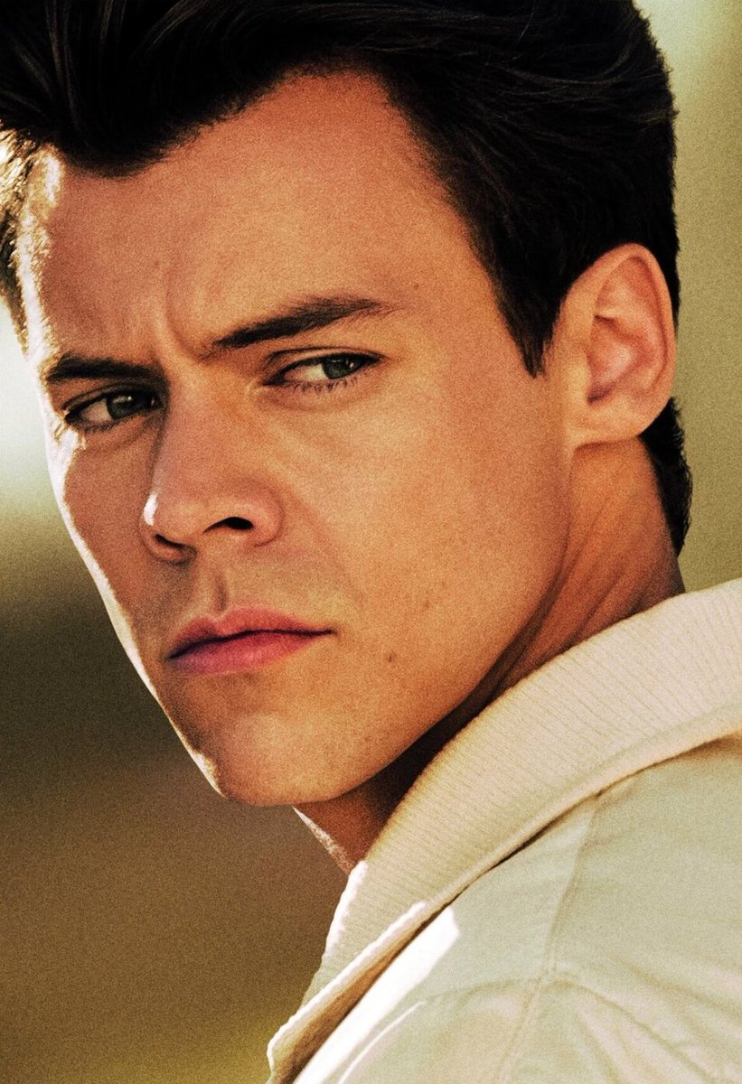 hsdaily's tweet photo. [HQ] Harry Styles as Jack Chambers in 'Don't Worry Darling' https://t.co/9hhRBuPrpL