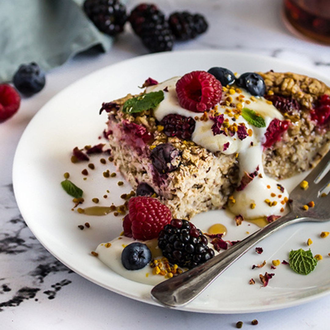 pulsinhq's tweet photo. These berrylicious oats are baked to add a delicious depth of flavour. Packed full of protein it's the perfect breakfast choice to start your day right. Full recipe here: https://t.co/KX1LHE3OK9

Recipe by @PeachyPalate ❤️ https://t.co/3K0TgXdxs5