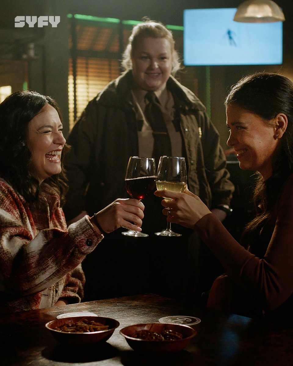 SYFY's tweet photo. Picture this: you're spending quality time with your favorite #ResidentAlien character - life is good 👽🧡  Don't miss an all-new episode 10/9c on SYFY! https://t.co/dBLkGBUvY6