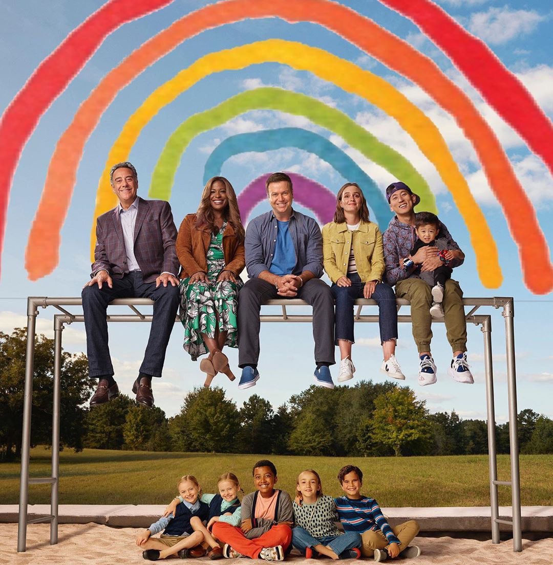 DisneyGirl18's tweet photo. Bring back this amazing cast for one more reunion! Miss my fav #SingleParentsTV village!! โค๏ธโค๏ธ@iamKimrie #BradGarrett #popplas #angill https://t.co/5PtIipo9Sb