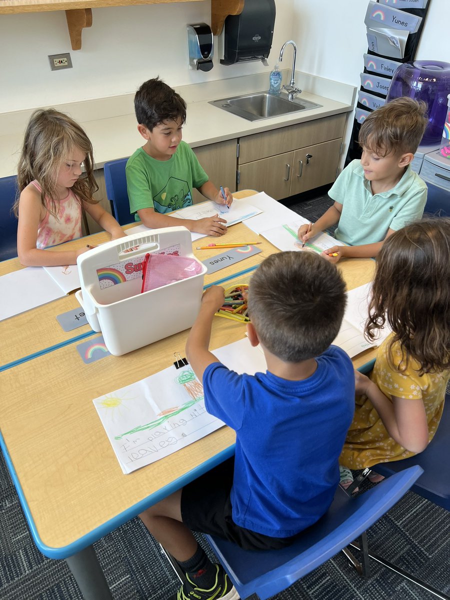 RFooden's tweet photo. Directed sentence writing!! Students were able to create their own picture to match the sentence🖍️ #EngageD64 https://t.co/Wb83FsuPzm