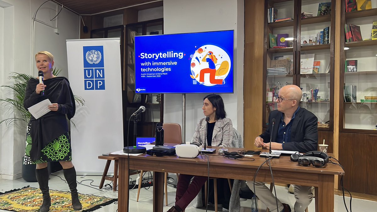 Storytelling with immersive technologies starting now at #Centre4NarrativePractice w/ <a href="/AustinGrossman/">Austin grossman</a> @elenapiech cc: @ManifestaDotOrg <a href="/UNDP_Kosovo/">UNDP Kosovo</a> <a href="/DigitalSummitWB/">Digital Summit - Western Balkans</a>
