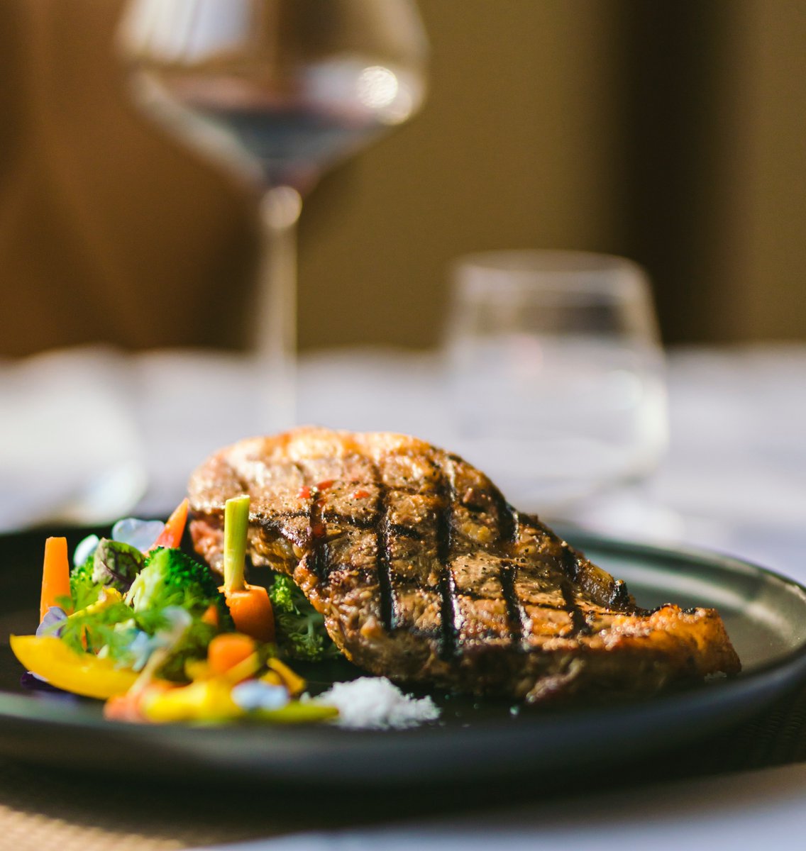 northspring_bhm's tweet photo. Fancy a #humpday pick-me-up? 🍴🍷

Northspring | Temple St is nestled between the very best bars and eateries in Birmingham, meaning post-work dinner and drinks is never far from reach.

Discover the #neighbourhood in full at https://t.co/3WV1XugrHF https://t.co/PTiDuSiKME