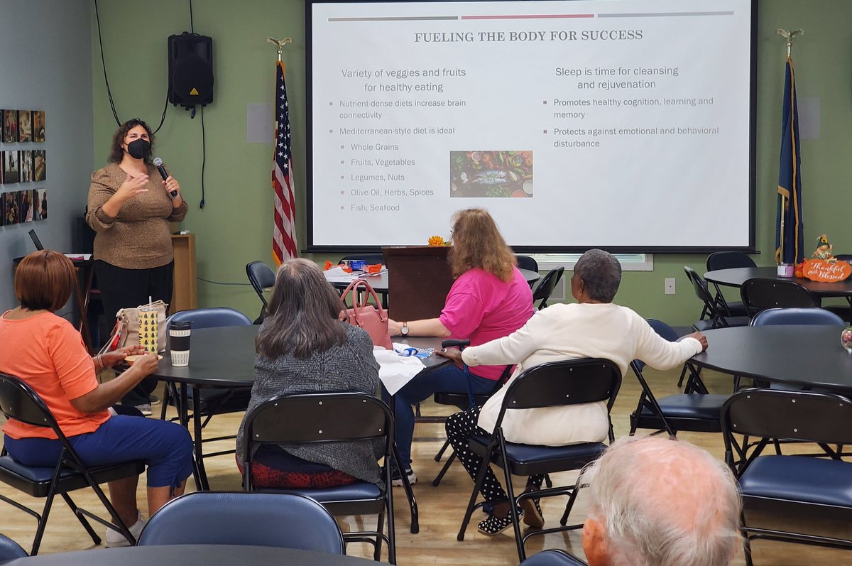 EngagedAgingLab's tweet photo. @DrERhodus Honors #WorldAlheimersDay @capcityactivity through a scientific bottom-up community approach to prevention targetting the 2nd highest U.S. county prevalence for #AlzheimersDisease in African Americans (Franklin Co. KY!) ✔ her out here➡️ https://t.co/eNCleG4Pdc #ENDALZ https://t.co/41zwfMAkMM